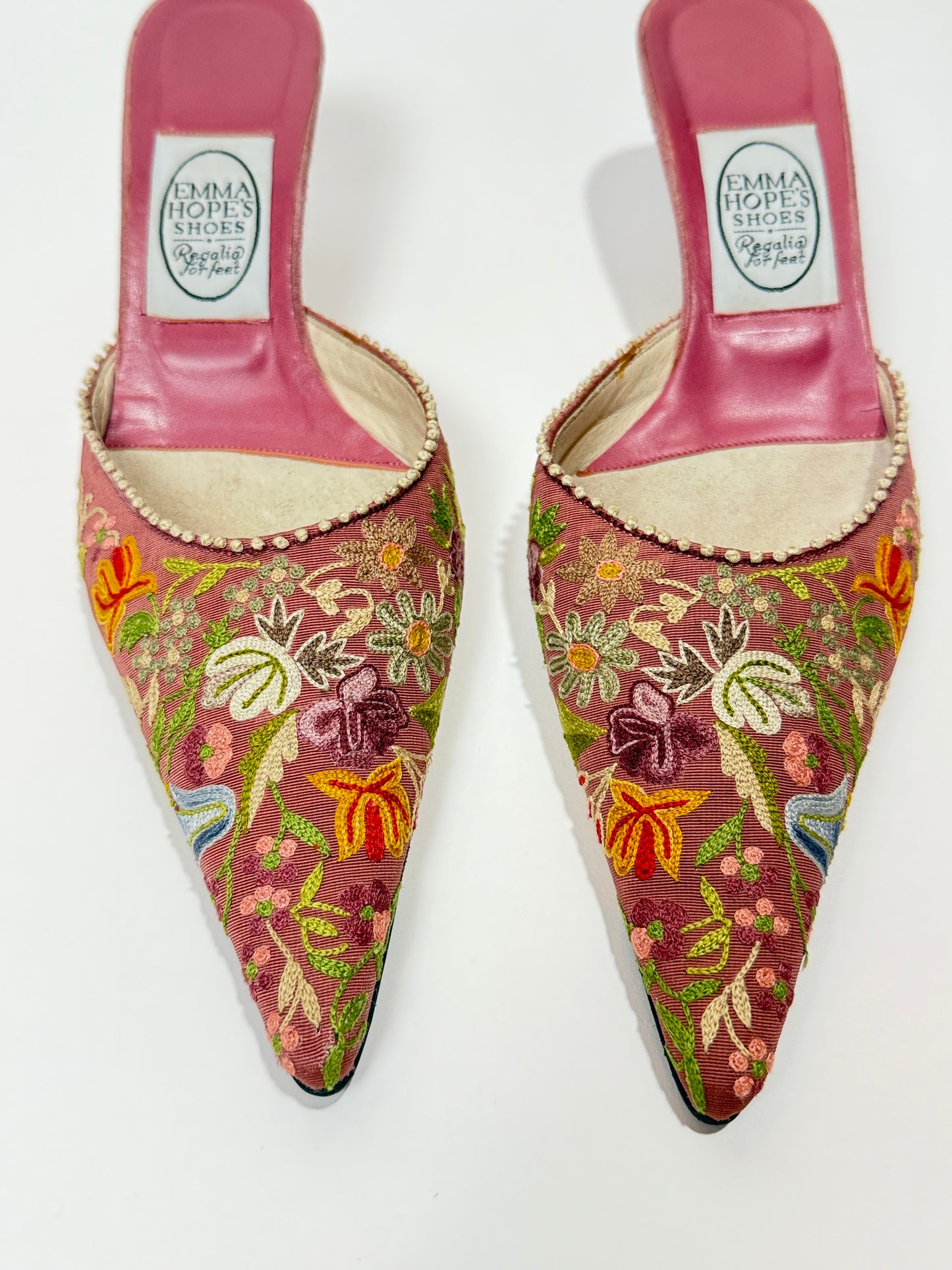 Vintage Embroidered Floral Heel